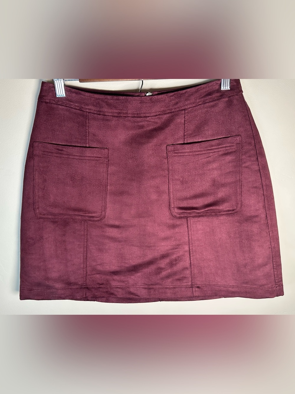 Old Navy Burgundy Faux Suede Mini Skirt – Women’s Size 6, 18” Length